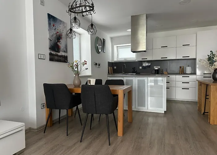 Apartsy 5 *